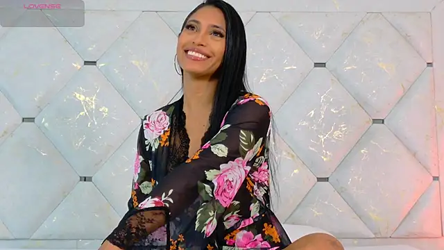 Snapshot of Anna_risse chatting on October 6, 4:13 am Anna risse online show from October 6, 4:13 am