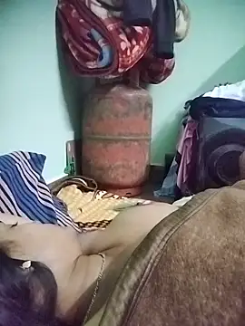 aadhini01 online show from March 14, 9:10 pm