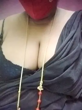 aadhini01 online show from September 22, 9:32 pm