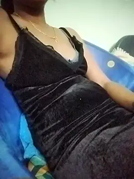 aadhini01 online show from February 25, 5:30 pm