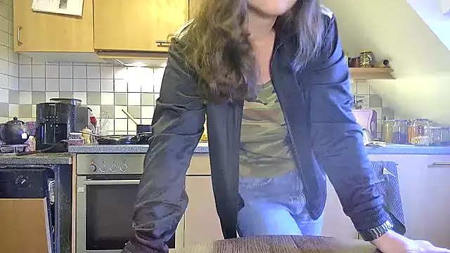 stunning Rosi online show from January 10, 2:45 pm