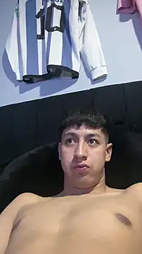 Stiven 017 online show from February 14, 1:39 am