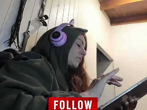 jessiburningheels online show from March 23, 9:31 am