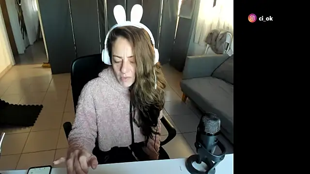Snapshot of jessiburningheels chatting on March 12, 11:10 am jessiburningheels online show from March 12, 11:10 am