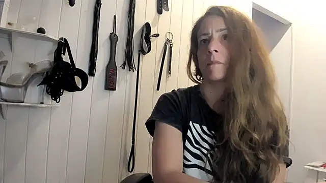 Snapshot of jessiburningheels chatting on September 18, 9:34 am jessiburningheels online show from September 18, 9:34 am