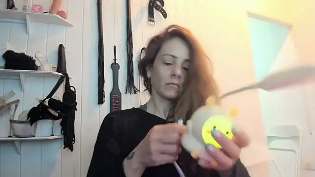 Snapshot of jessiburningheels chatting on September 21, 9:58 am jessiburningheels online show from September 21, 9:58 am