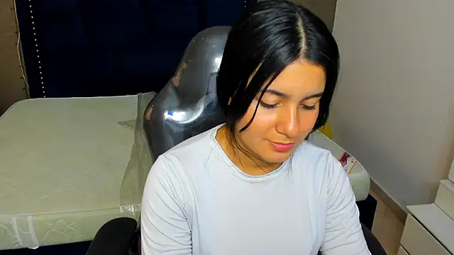 MaiteFlores online show from April 15, 3:27 pm