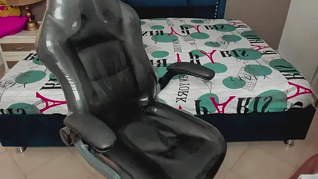 MaiteFlores online show from February 16, 2:27 pm