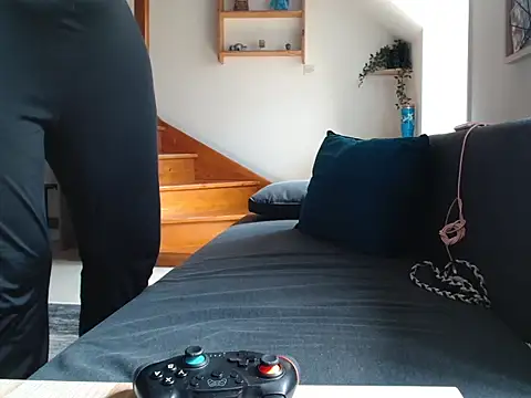 Lauzo21 online show from April 14, 12:10 pm