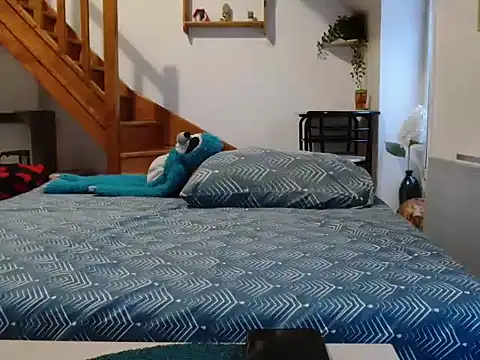 Snapshot of Lauzo21 chatting on November 10, 6:29 am Lauzo21 online show from November 10, 6:29 am