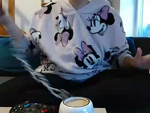 Snapshot of Lauzo21 chatting on October 8, 5:42 am Lauzo21 online show from October 8, 5:42 am