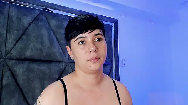 Snapshot of AbbySmiitth_ chatting on April 29, 10:05 pm AbbySmiitth online show from April 29, 10:05 pm