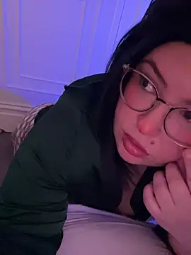 Snapshot of yourcutesarah chatting on March 16, 6:01 pm yourcutesarah online show from March 16, 6:01 pm