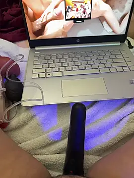 yourcutesarah online show from November 6, 1:26 pm