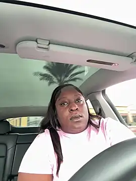 Snapshot of Insultedbalceni chatting on February 10, 11:48 pm Insultedbalceni online show from February 10, 11:48 pm