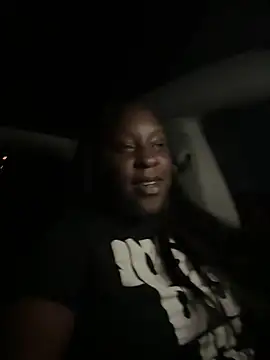 Snapshot of Insultedbalceni chatting on February 25, 7:52 am Insultedbalceni online show from February 25, 7:52 am