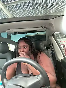 Snapshot of Insultedbalceni chatting on February 6, 12:06 am Insultedbalceni online show from February 6, 12:06 am