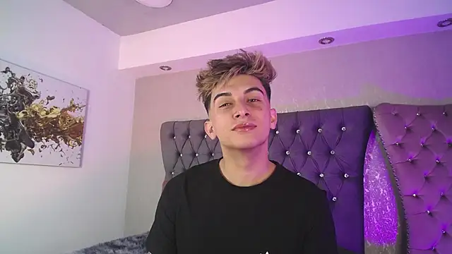 Snapshot of MrWilliseo chatting on September 24, 2:18 am MrWilliseo online show from September 24, 2:18 am