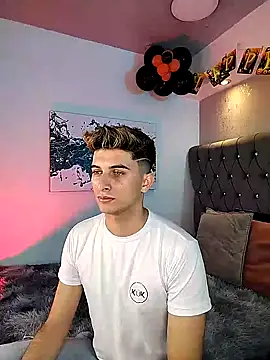 Snapshot of MrWilliseo chatting on October 28, 8:19 pm MrWilliseo online show from October 28, 8:19 pm