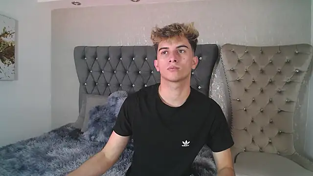 Snapshot of MrWilliseo chatting on September 26, 2:29 am MrWilliseo online show from September 26, 2:29 am