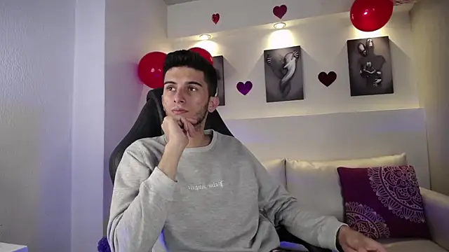 Snapshot of MrWilliseo chatting on February 18, 10:58 pm MrWilliseo online show from February 18, 10:58 pm