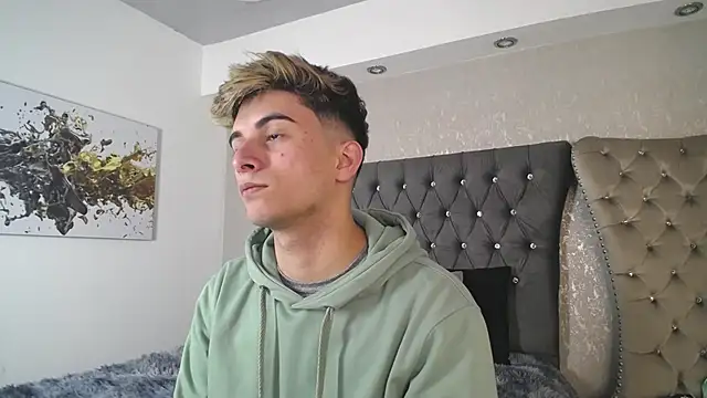 Snapshot of MrWilliseo chatting on September 25, 2:39 am MrWilliseo online show from September 25, 2:39 am