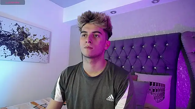 Snapshot of MrWilliseo chatting on September 11, 8:20 pm MrWilliseo online show from September 11, 8:20 pm