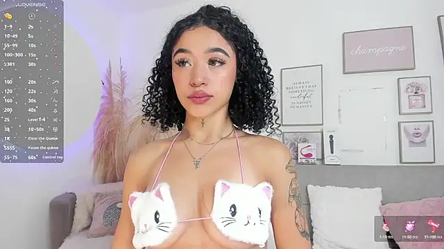 Crystal Dluna online show from March 20, 12:32 pm