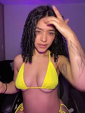 Crystal Dluna online show from November 20, 4:18 pm