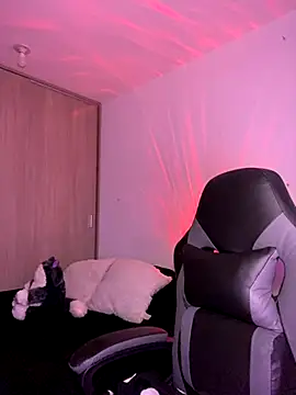 Crystal Dluna online show from October 21, 5:34 pm