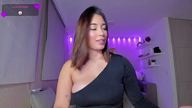 Snapshot of lupejones chatting on September 27, 1:45 am lupejones online show from September 27, 1:45 am