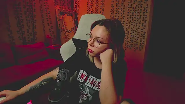 whoa-hoa-hoa-hoa-hoa online show from April 2, 6:36 pm