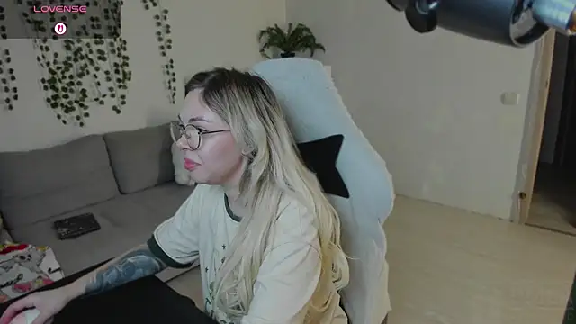 whoa-hoa-hoa-hoa-hoa online show from January 14, 8:12 pm