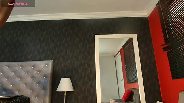 Snapshot of KENDER21_ chatting on October 4, 8:10 pm KENDER21 online show from October 4, 8:10 pm