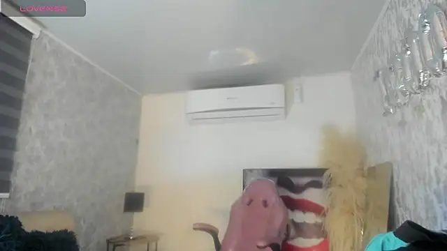 Snapshot of KENDER21_ chatting on November 27, 7:58 pm KENDER21 online show from November 27, 7:58 pm