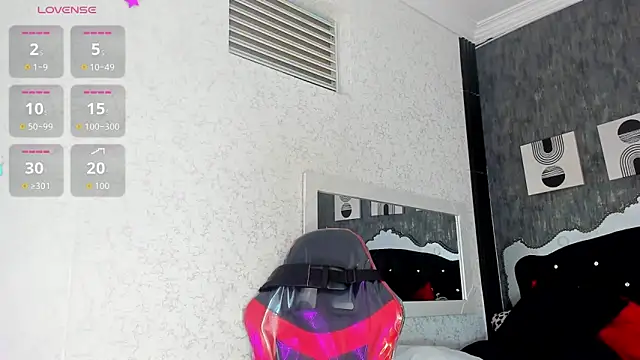 Snapshot of KENDER21_ chatting on October 29, 8:41 pm KENDER21 online show from October 29, 8:41 pm