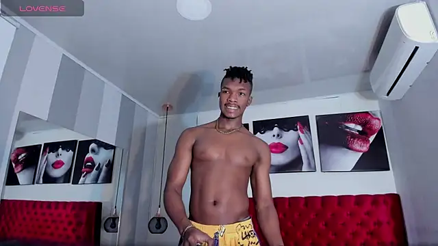 Snapshot of KENDER21_ chatting on March 3, 12:50 pm KENDER21 online show from March 3, 12:50 pm