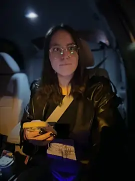 meow girl online show from November 20, 4:18 pm