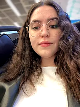 meow girl online show from November 14, 8:18 am