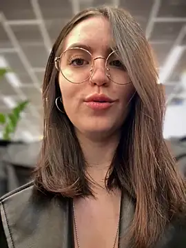 meow girl online show from October 19, 10:07 am