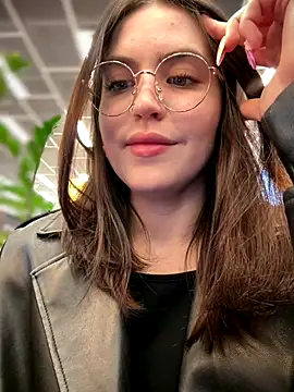 meow girl online show from October 16, 8:55 am