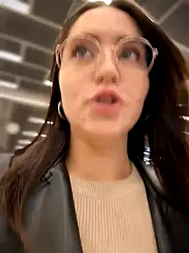 meow girl online show from November 18, 8:06 am