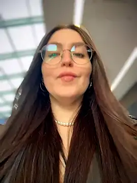 meow girl online show from April 8, 3:02 pm