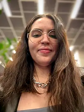 meow girl online show from November 8, 3:15 pm