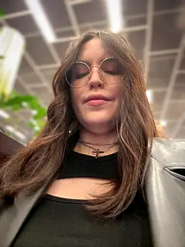 meow girl online show from December 16, 9:57 am