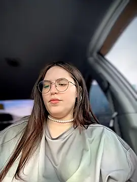 Snapshot of meow_girl chatting on June 21, 5:08 pm meow girl online show from June 21, 5:08 pm