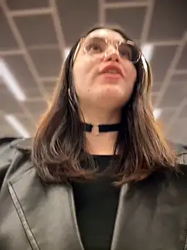 meow girl online show from December 4, 3:55 pm