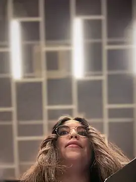 meow girl online show from December 20, 11:02 am