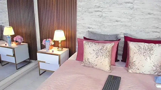 MadisonHunter2024 online show from January 9, 8:16 pm