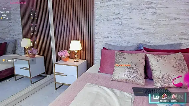 MadisonHunter2024 online show from October 28, 7:57 pm